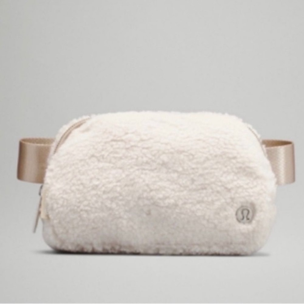 NWT RARE Lululemon Everywhere FLEECE Belt Bag